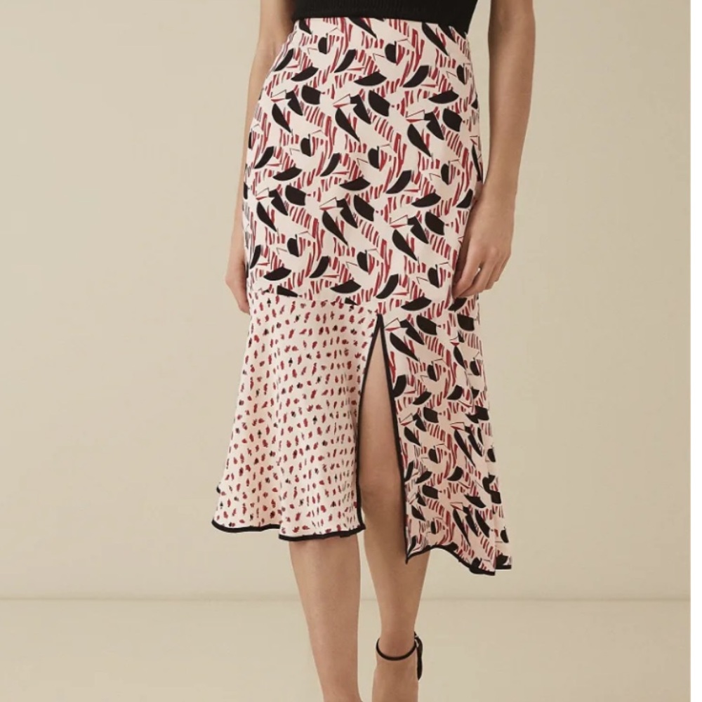 REISS
Eline Spliced Printed Skirt Size 6 - Picture 2 of 10
